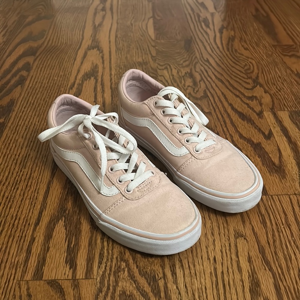 light pink new vans size 8 old skool shoe
